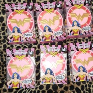 Wonder Woman Bath Bomb Set - Pink and Gold
